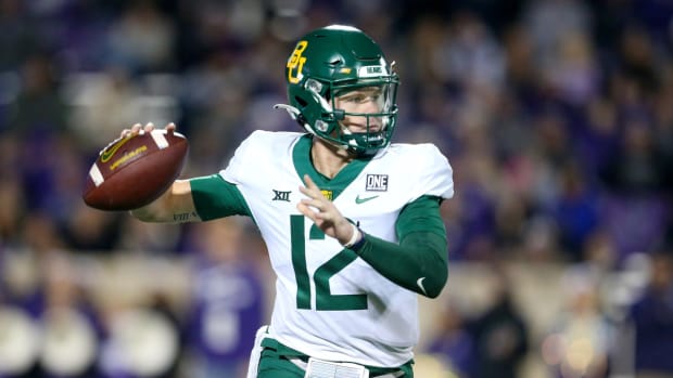 Nov 20, 2021; Manhattan, Kansas, USA; Baylor Bears quarterback Blake Shapen (12) passes the ball during the third quarter against the Kansas State Wildcats at Bill Snyder Family Football Stadium. Mandatory Credit: Scott Sewell-USA TODAY Sports